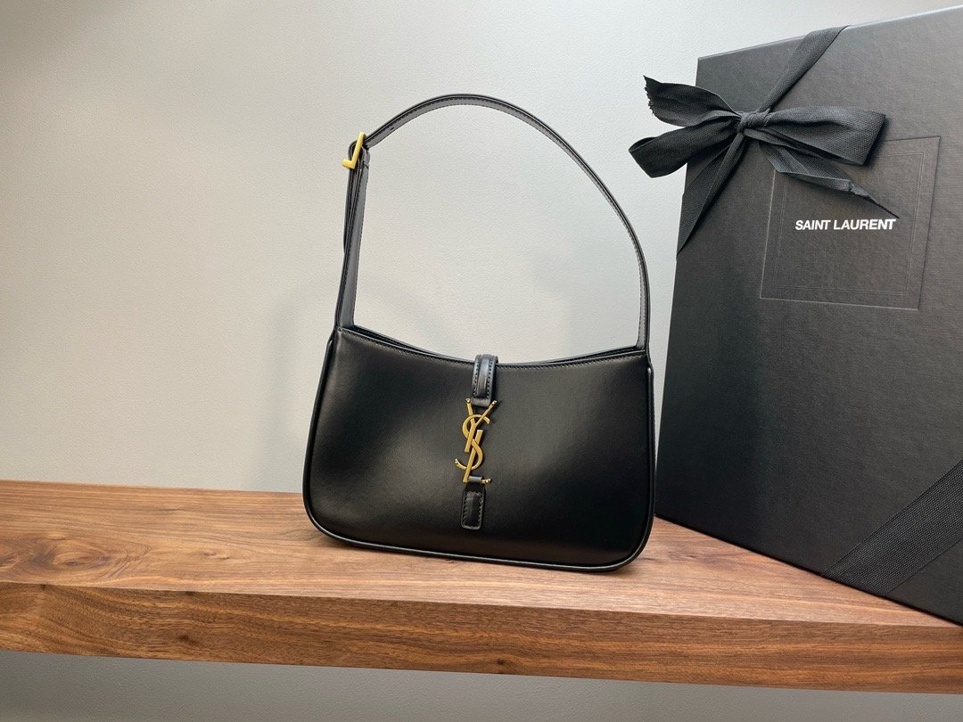 【𝑳𝑬 𝟓 𝑨 𝟕】𝙍𝙤𝙨𝙚 same style smooth plain leather 𝙃𝙊𝘽𝙊 handbag Plain leather gold/black 𝟔𝟓𝟕𝟐𝟐𝟖