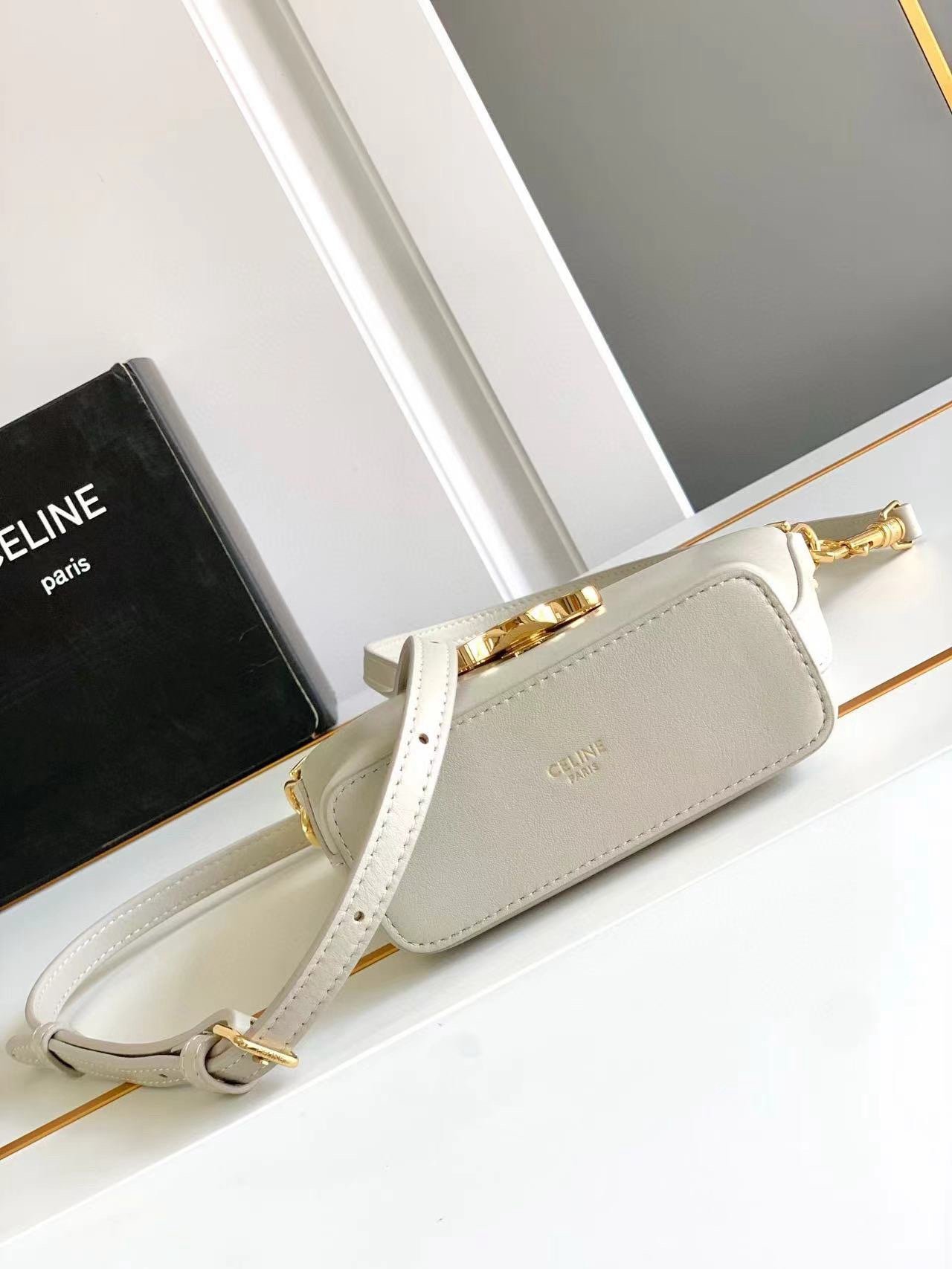 Celine TRIOMPHE Mini Cowhide Bucket Bag 12.5x5x14cm