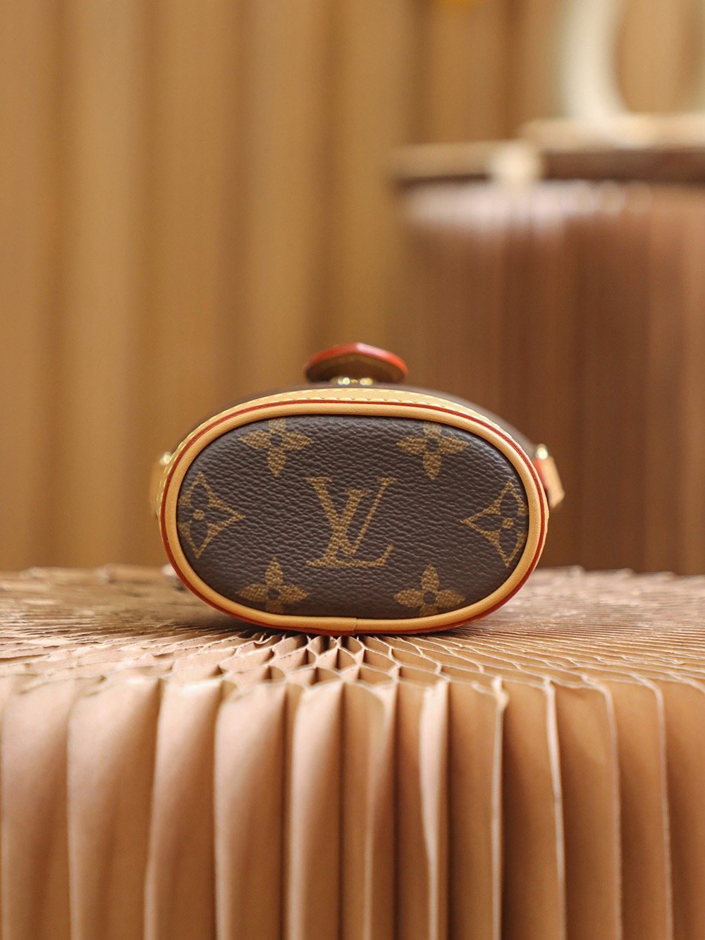 Louis Vuitton FOLD ME系列#m80874# SP 14.5*18*6.5cm