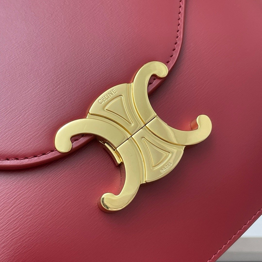 BESACE TRIOMPHE shiny cowhide leather chain bag 24.5*17*4