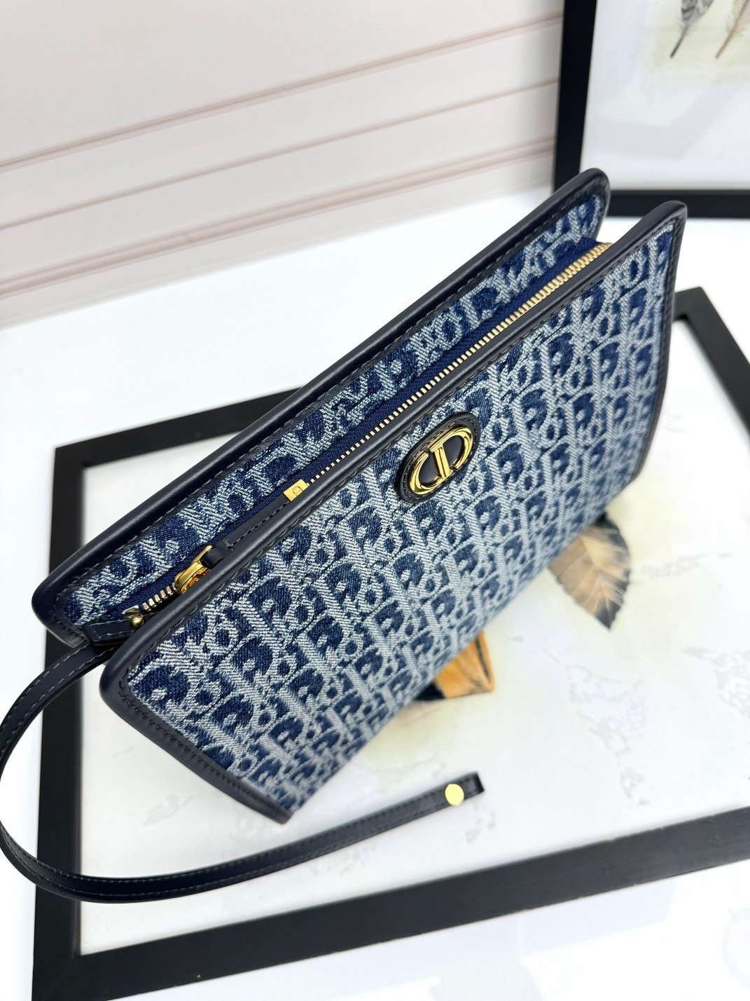 𝐃𝐢𝐨𝐫 𝐌𝐎𝐍𝐓𝐀𝐈𝐆𝐍𝐄 Clutch 30 Montaigne Denim D Lanbu D6313