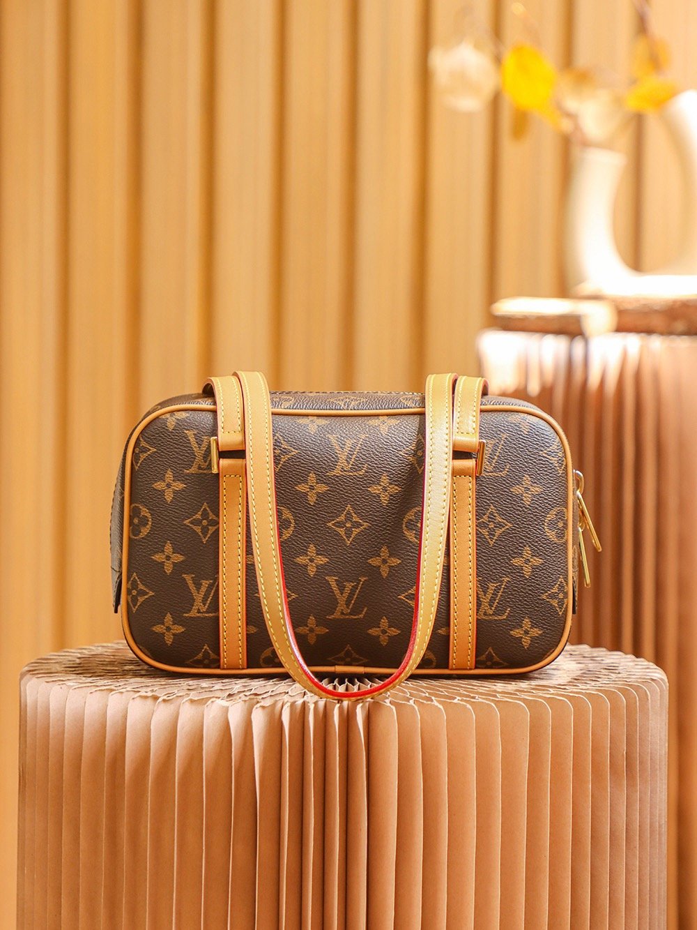 Louis Vuitton CITE New and Used Series #m46321# 26*16*11cm