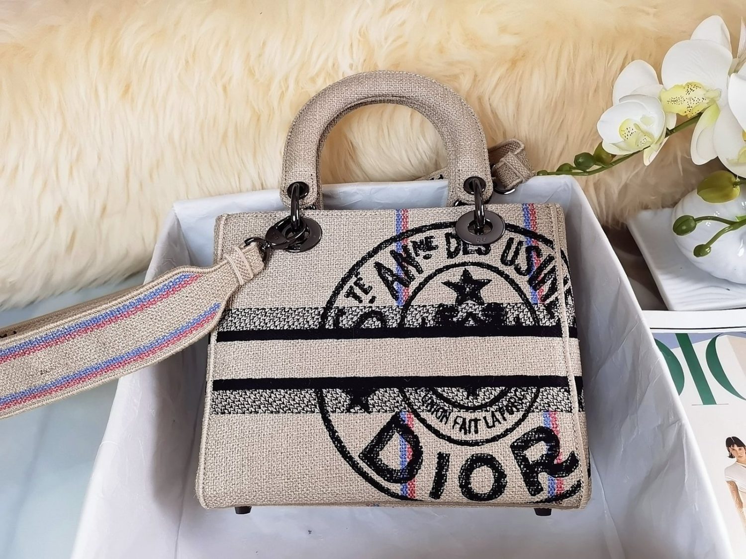 Jute embroidery Princess Diana CHRISTIAN DIOR PARIS logo