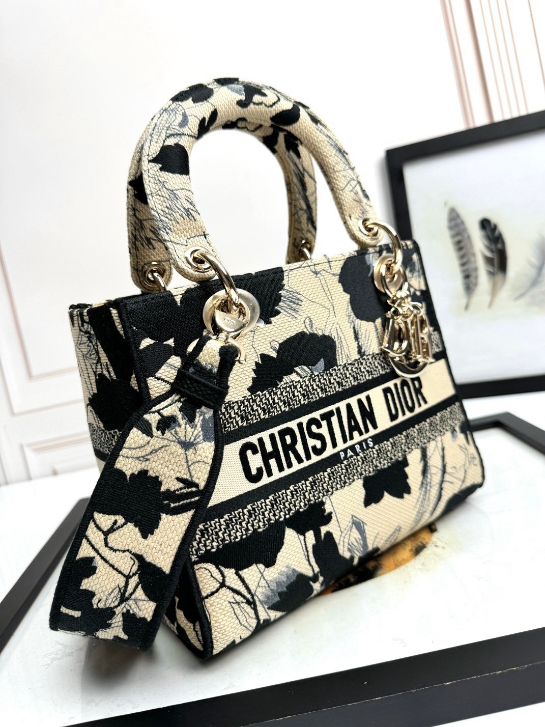 𝐃𝐢𝐨𝐫 𝐃-𝐋𝐈𝐓𝐄 handbag Black peony five-grid embroidery