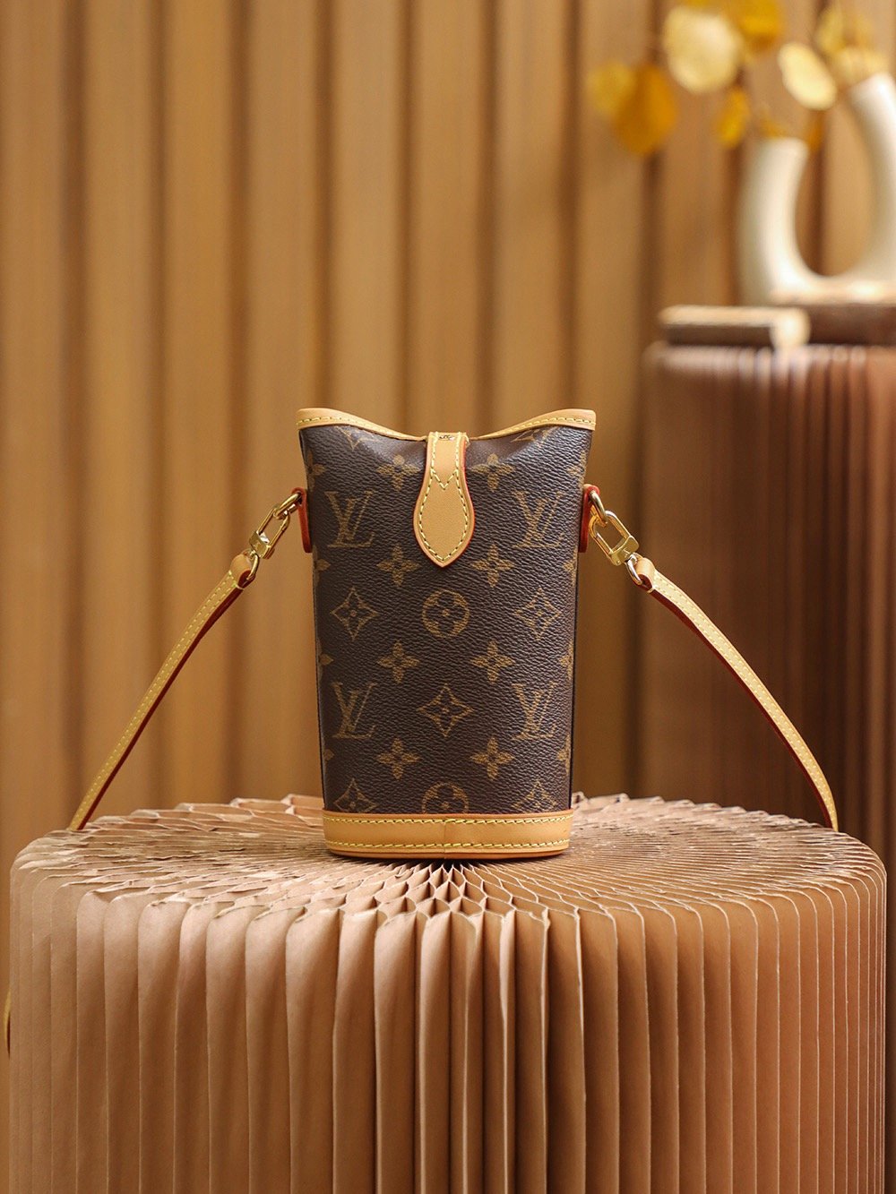 Louis Vuitton FOLD ME系列#m80874# SP 14.5*18*6.5cm