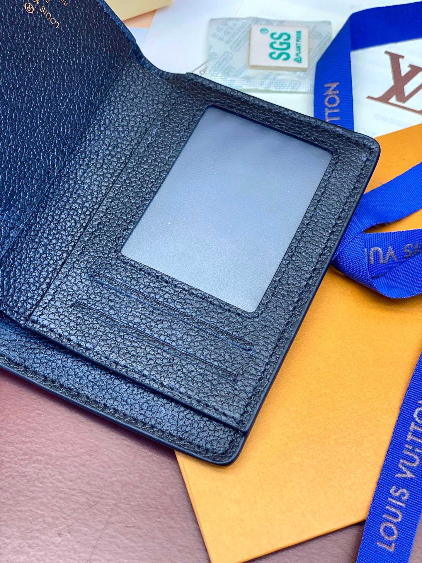 LV Black! Short! Wallet Wallet made of soft monogramempreinte leather