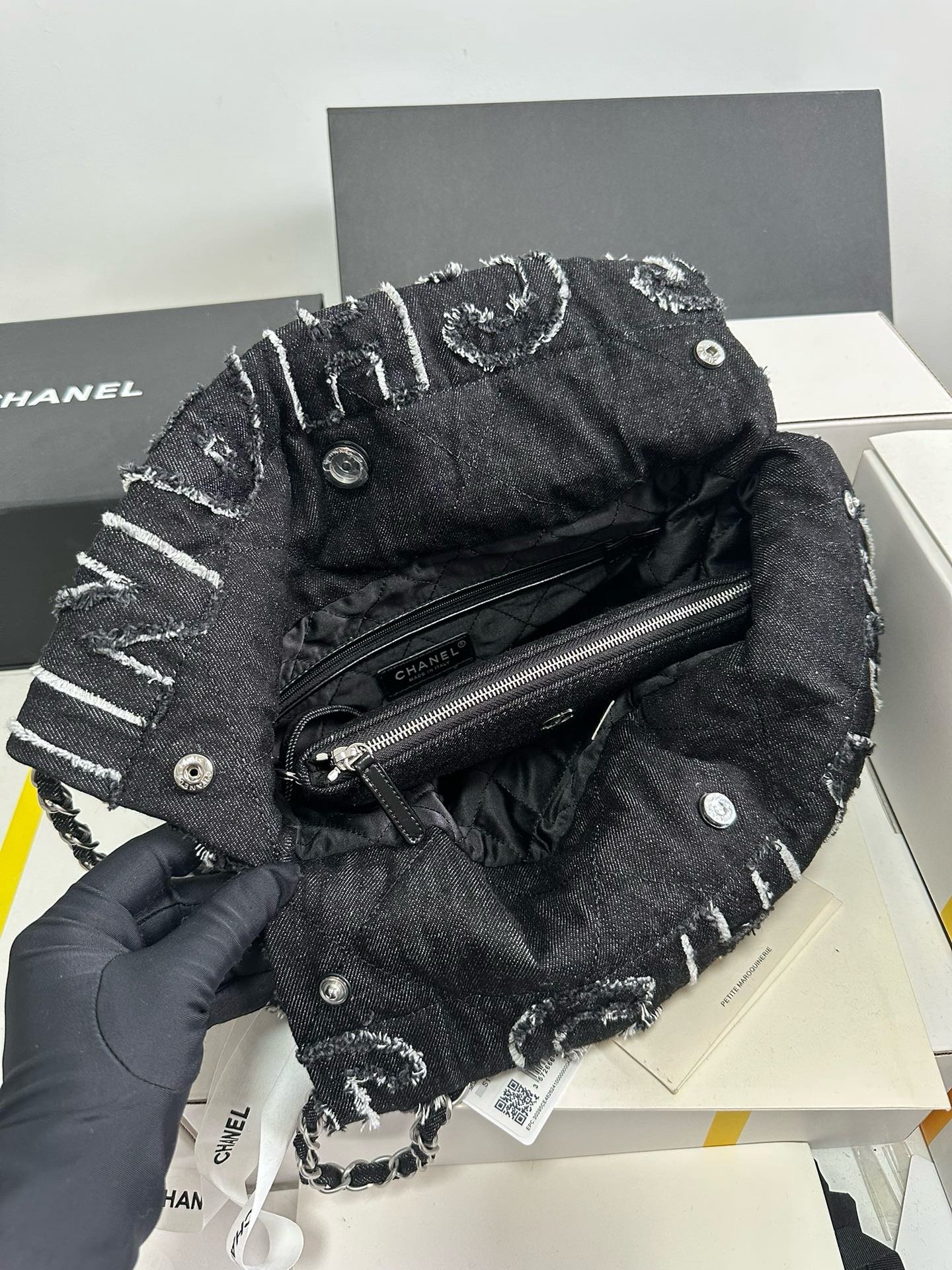 Chanel 24A 22Bag medium denim garbage bag AS3261W1080