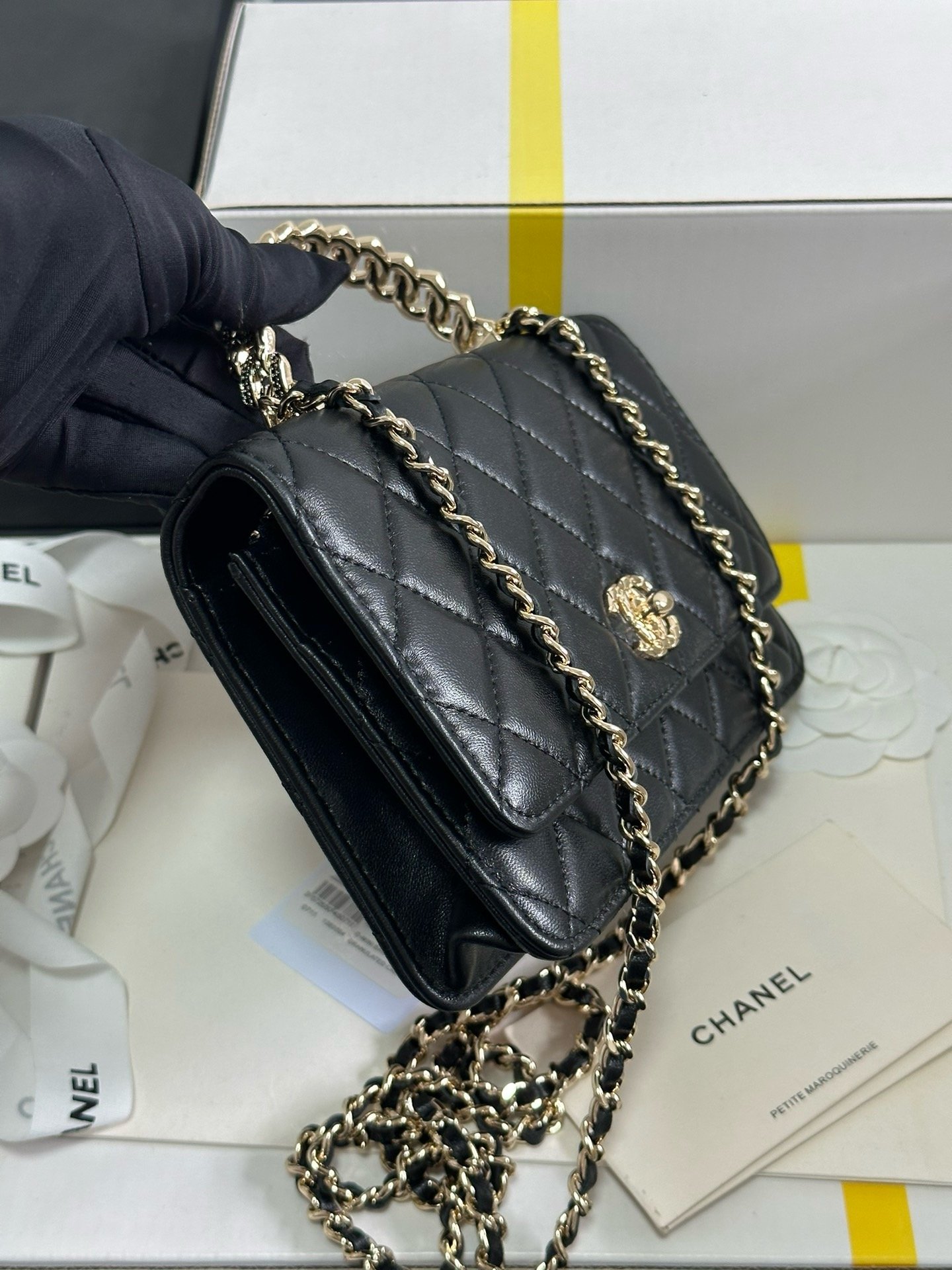 Chanel 24A Workshop hand withdrawal woc 96083W700