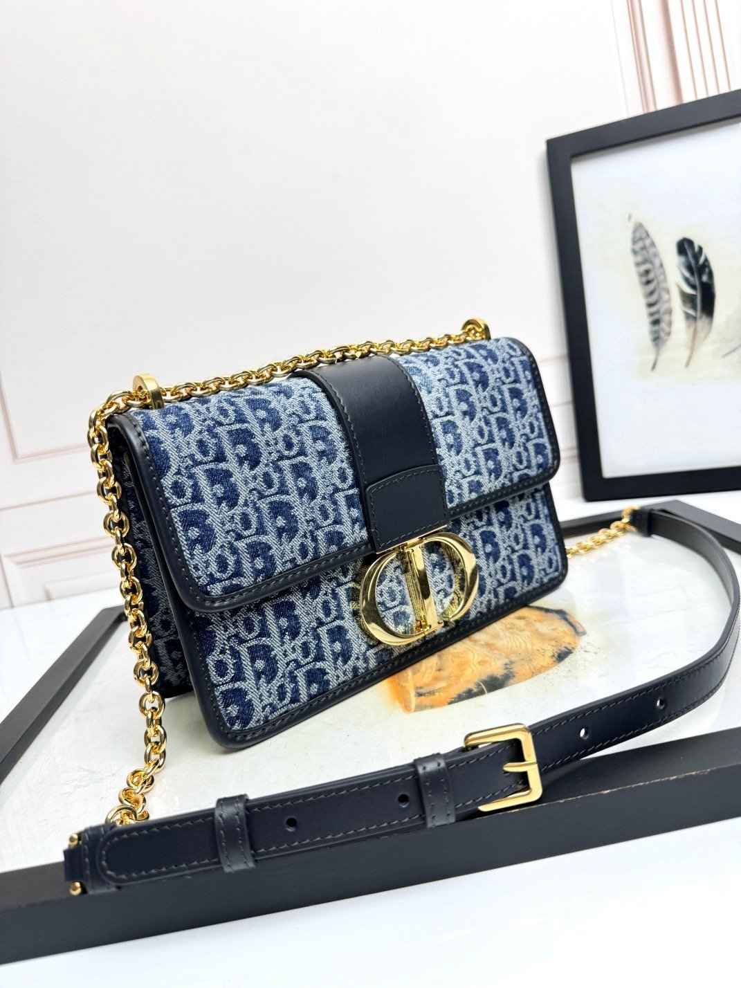 𝐃𝐢𝐨𝐫 𝟑𝟎 𝐌𝐨𝐧𝐭𝐚𝐢𝐠𝐧𝐞 chain denim D blue cloth D5002