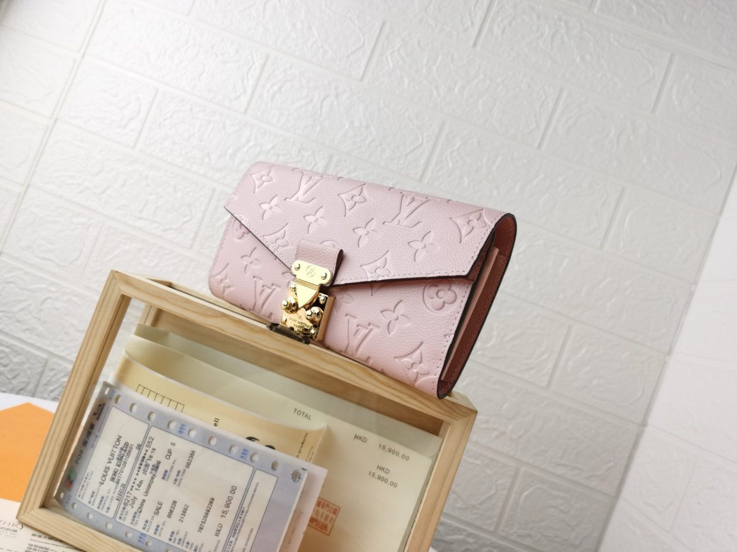 LV Diamond pattern leather embossed pochette metis handbag envelope wallet