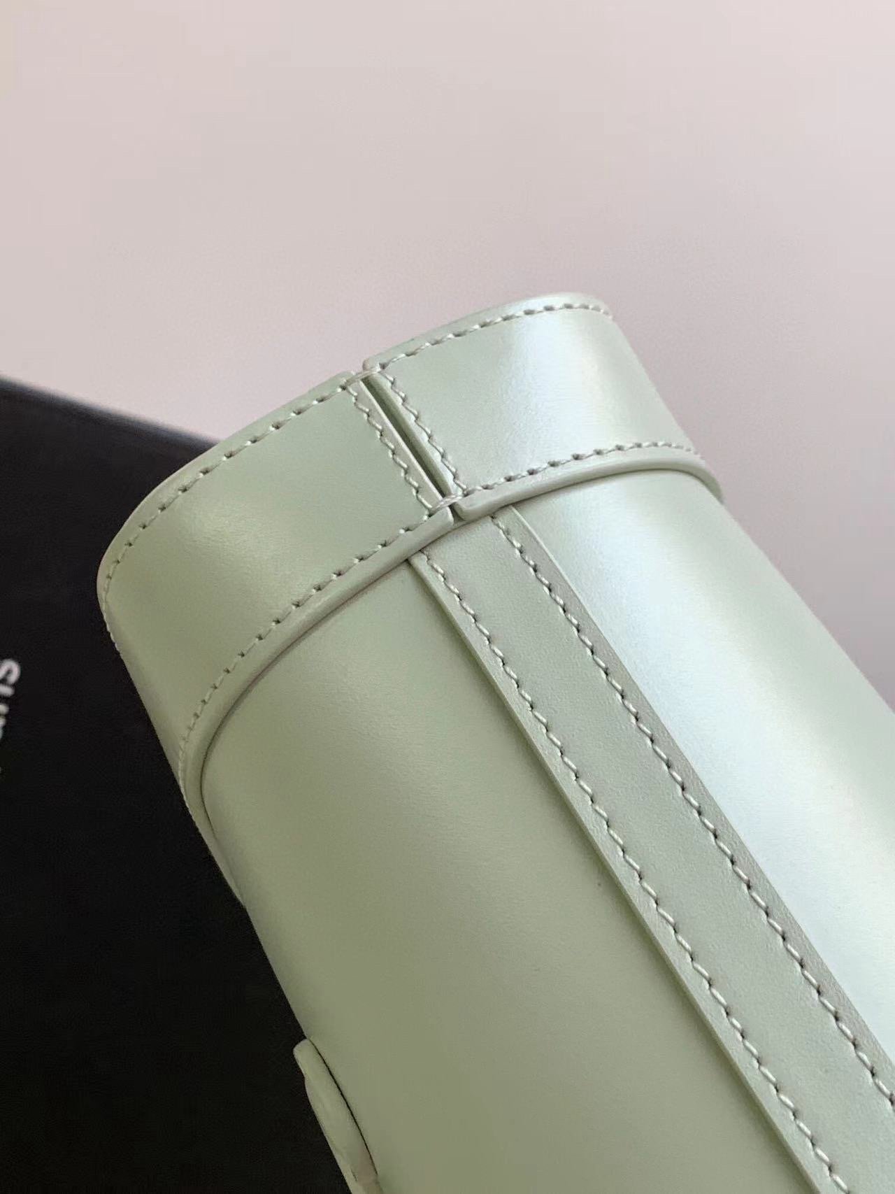 CEL1N_E CUIR TRIOMPHE Mini Smooth Cowhide Bucket Bag Light Green 19.5 X 16 X 7 cm