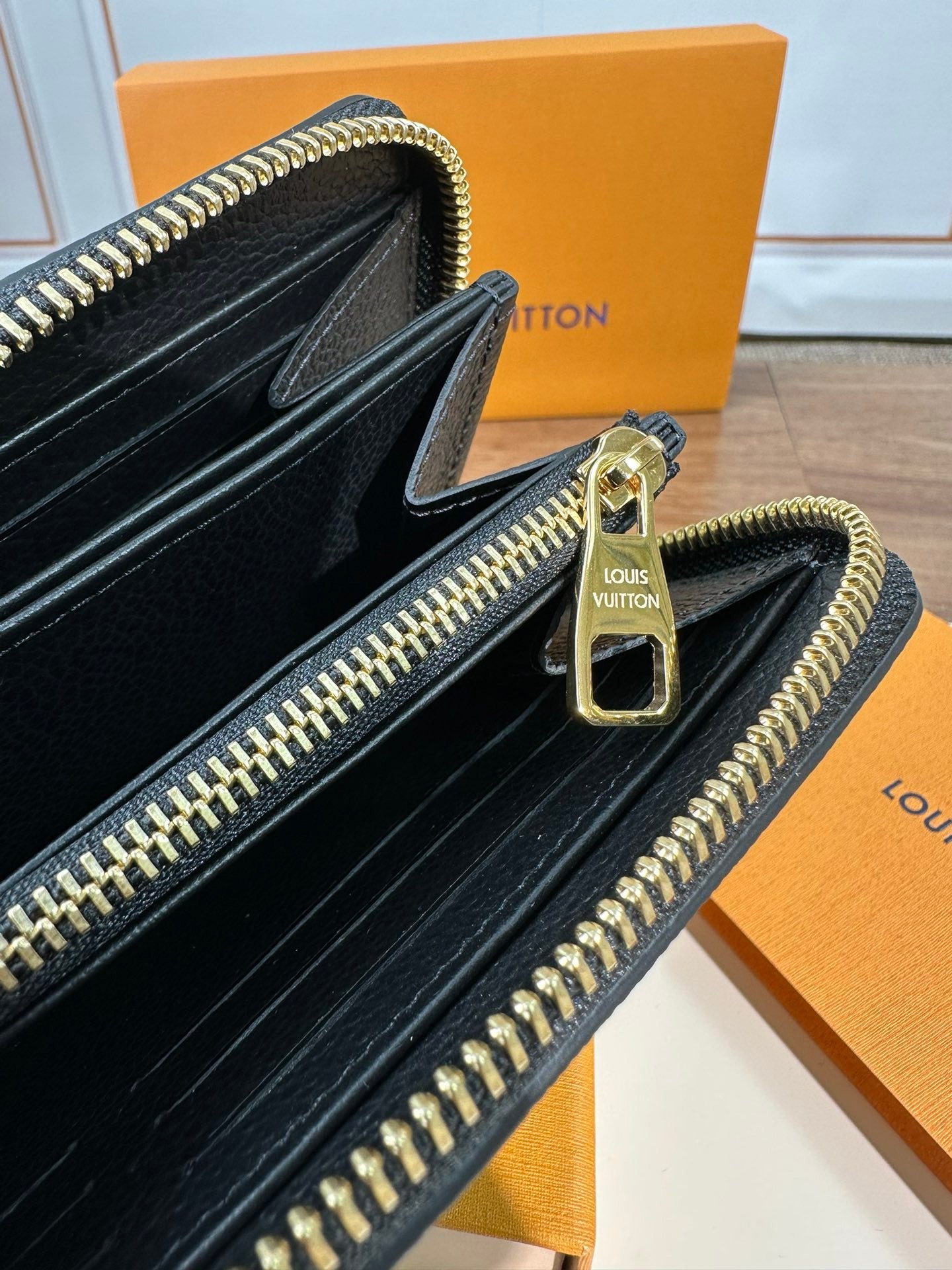 LV classic wallet 19.5x10x2cm