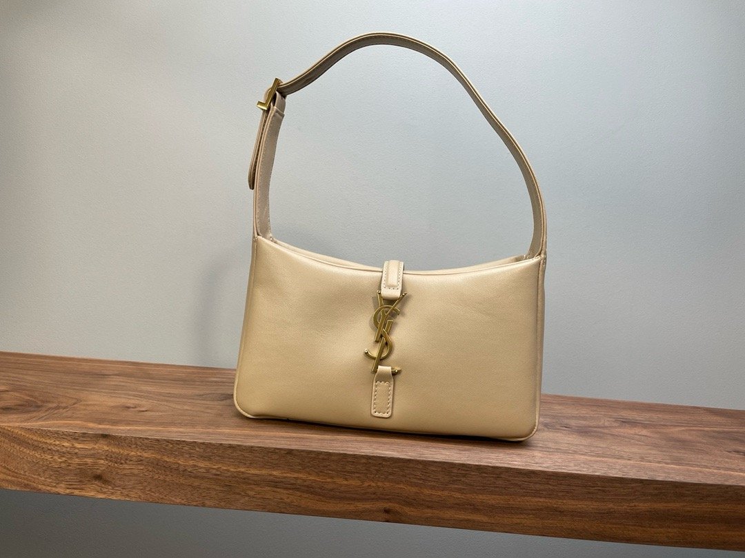 【𝑳𝑬 𝟓 𝑨 𝟕】𝙍𝙤𝙨𝙚 same style smooth plain leather 𝙃𝙊𝘽𝙊 handbag Plain leather Apricot Sheep Gold 𝟔𝟓𝟕𝟐𝟐𝟖