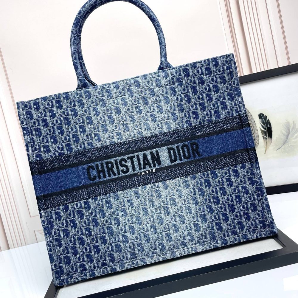 𝐃𝐢𝐨𝐫 𝐁𝐨𝐨𝐤 𝐓𝐨𝐭𝐞 Tote Jeans D D6688