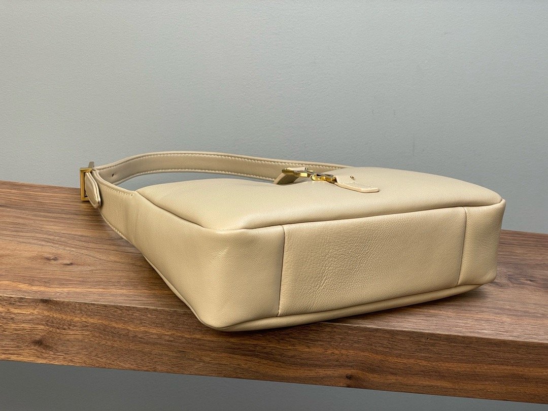 【𝑳𝑬 𝟓 𝑨 𝟕】𝙍𝙤𝙨𝙚 same style smooth plain leather 𝙃𝙊𝘽𝙊 handbag Plain leather Apricot Sheep Gold 𝟔𝟓𝟕𝟐𝟐𝟖