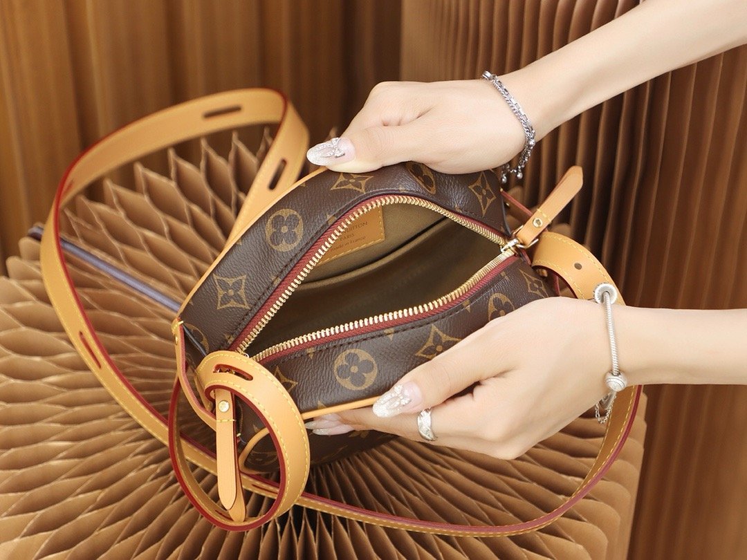 Louis Vuitton Boite clnaype au souplle m45149 17*16*7cm