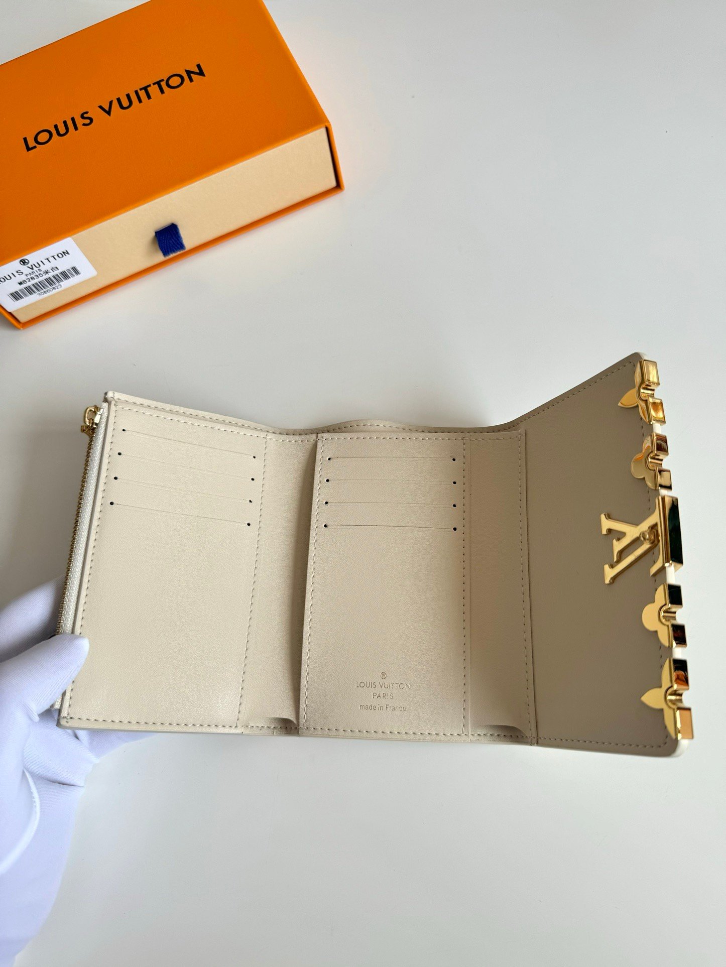 LV portefeuille capsine compact wallet wallet card holder