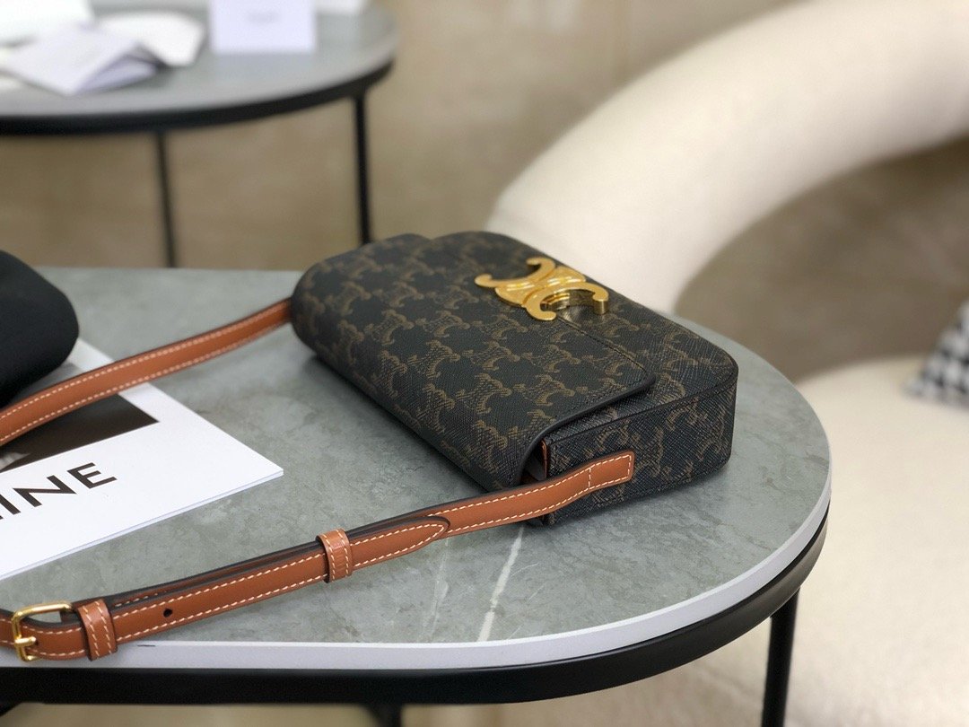 𝗖𝗘𝗟𝗜𝗡𝗘 | Arc de Triomphe underarm bag black 𝟮𝟬*𝟭𝟬*𝟰𝒄𝒎