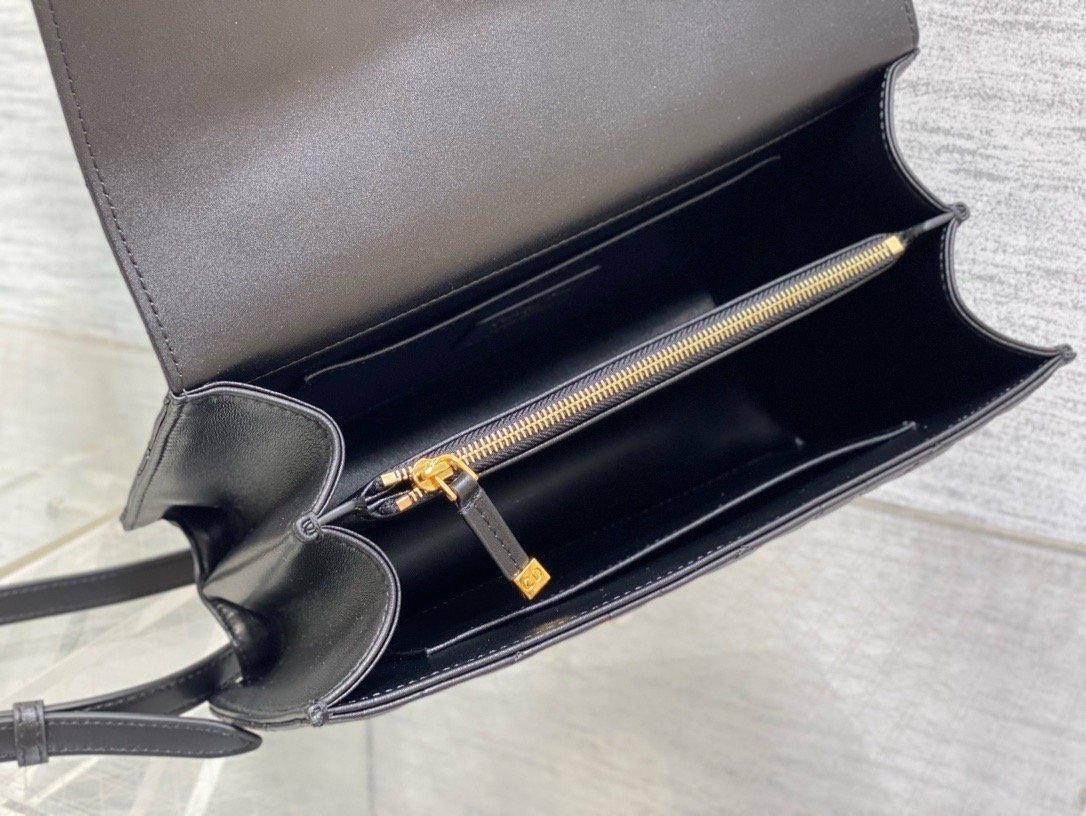 𝐃𝟏𝐎𝐑 𝐀𝐧𝐠𝐞 Metal handle Ange autumn and winter series