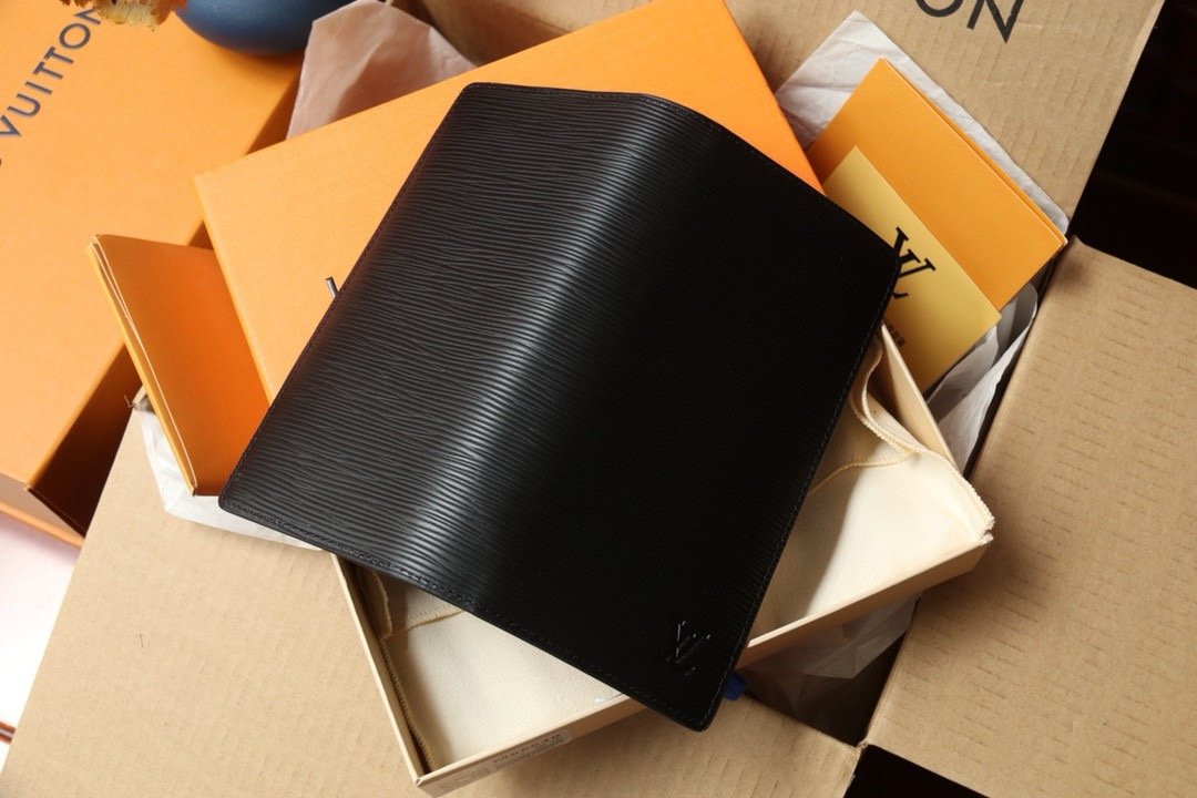 LV brazza wallet water ripple