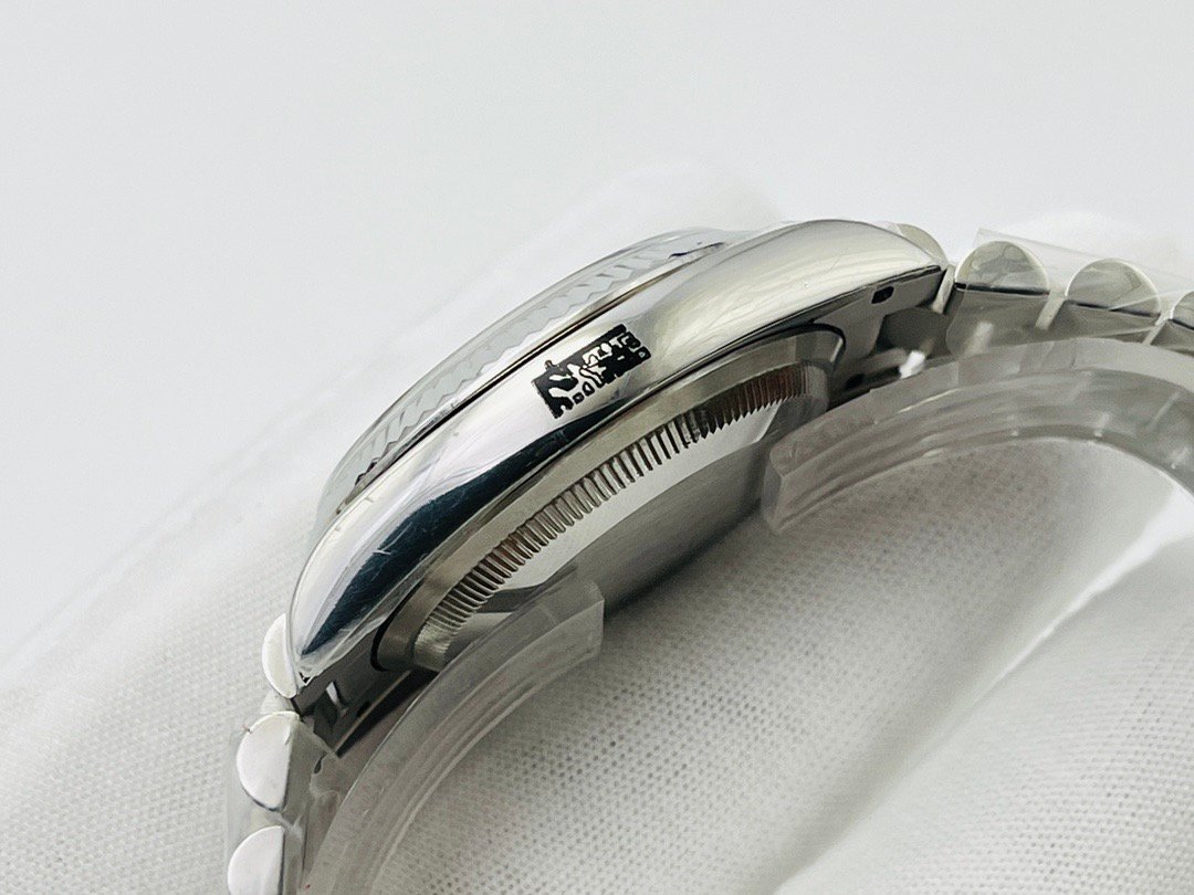 Rolex Day-Date 40mm 3255 white or blue