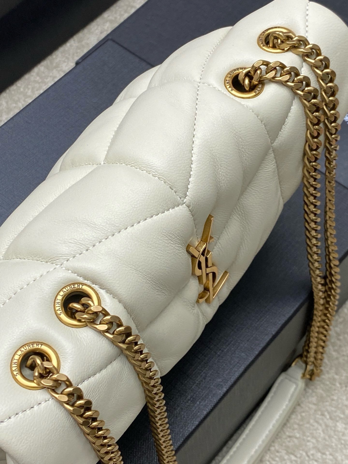 𝙇𝙤𝙪𝙇𝙤𝙪 𝙥𝙪𝙛𝙛𝙚𝙧～LOULOU PUFFER New Mini Double Chain Quilted Lambskin Bag Milk White Lambskin/Antique Gold 759337