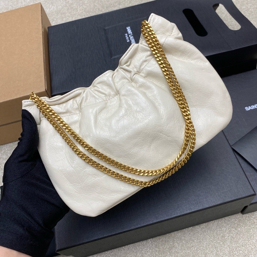 Cloud bag Mini leather shoulder bag Oil wax leather white/Antique gold 681632