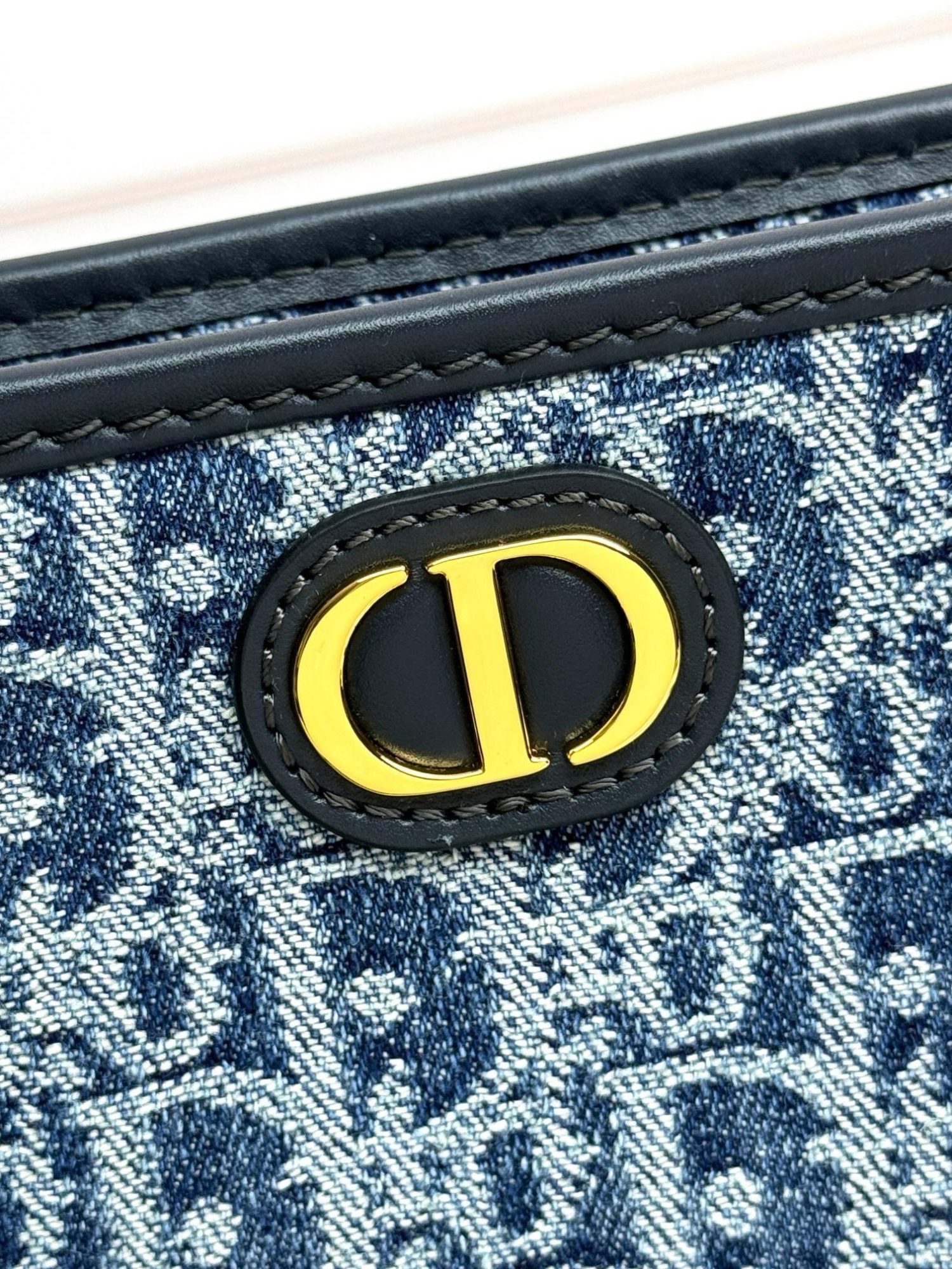 𝐃𝐢𝐨𝐫 𝐌𝐎𝐍𝐓𝐀𝐈𝐆𝐍𝐄 Clutch 30 Montaigne Denim D Lanbu D6313