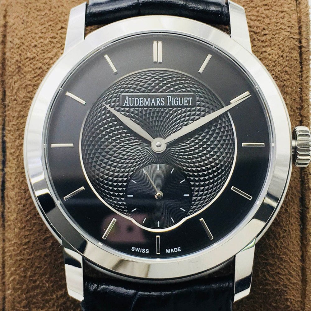 Audemars Piguet Mechanical Watch Diameter: 39 mm