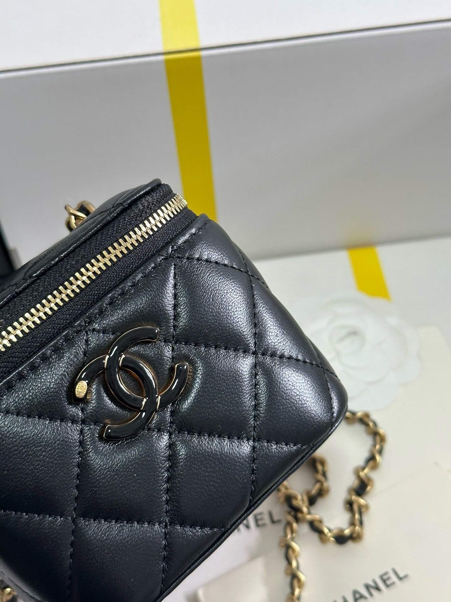 Chanel 24A Workshop enamel adjusting button makeup case 96080W650