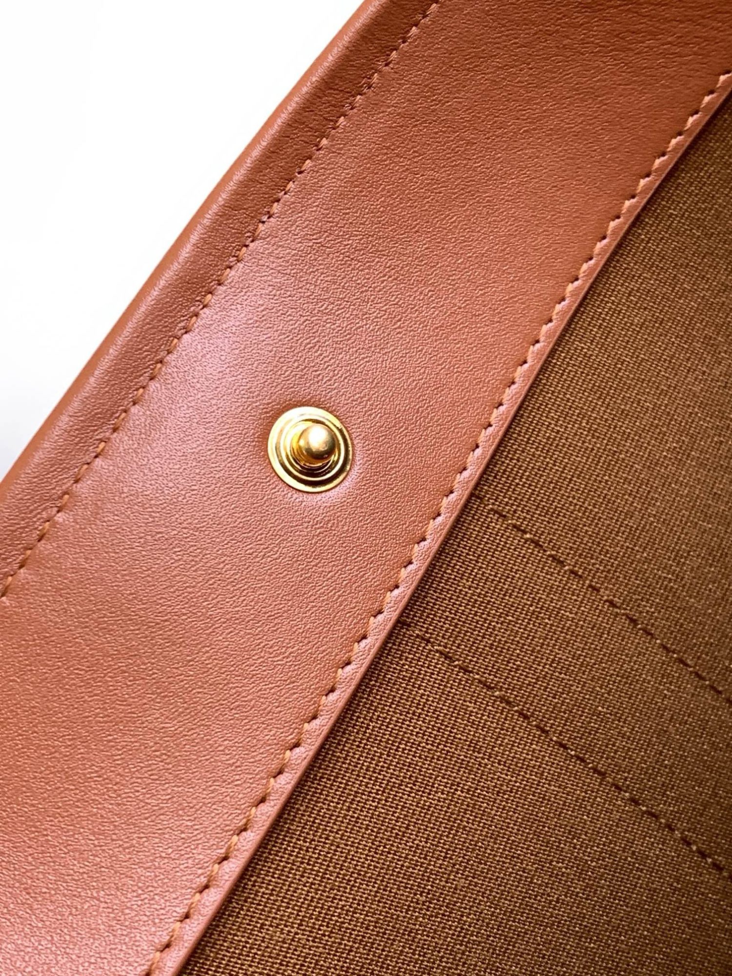 CELIN_E CABAS Medium Bag in Calfskin with Logo Print 31.5 x 31.5 x 16 cm