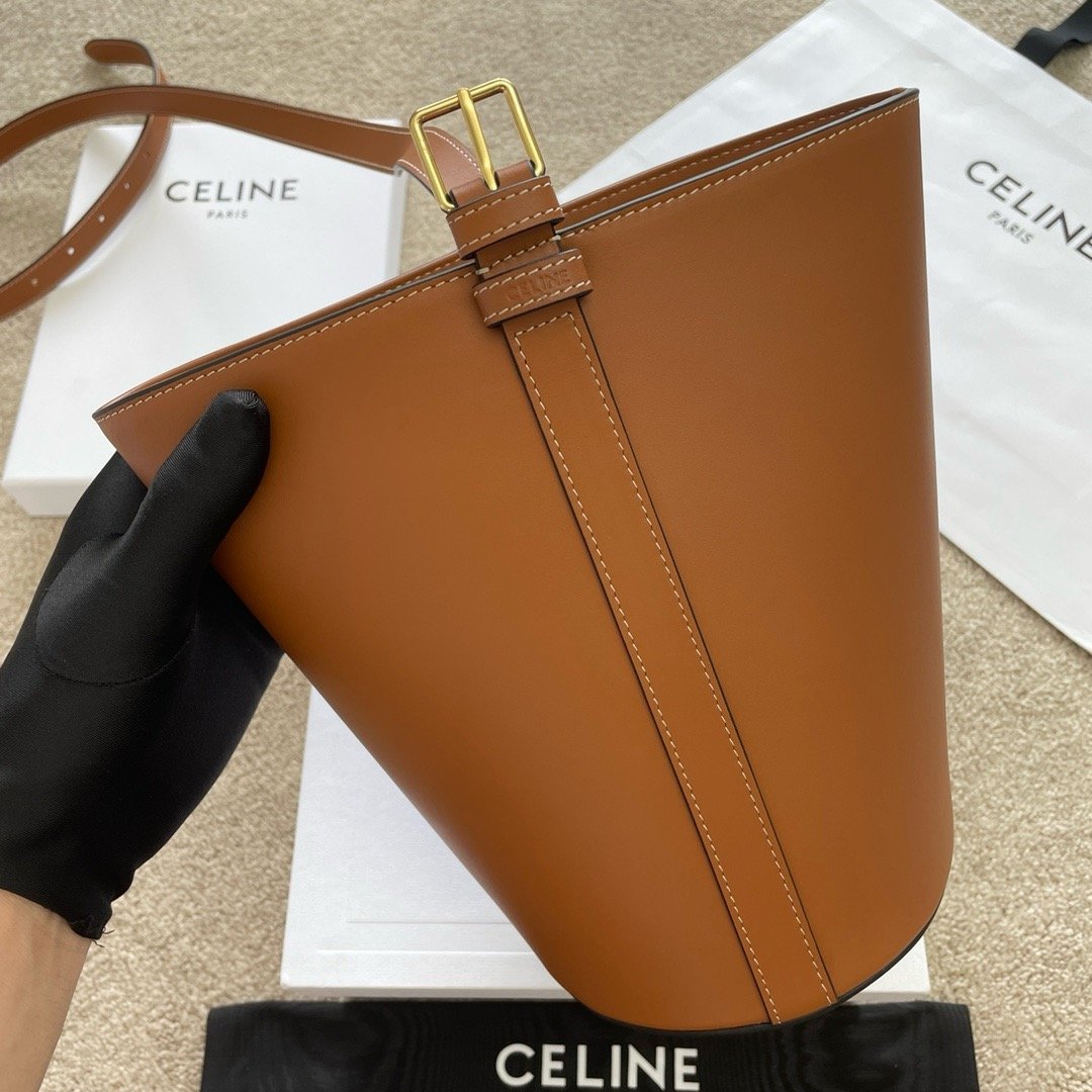 BUCKET TRIOMPHE shiny cow leather bucket bag Triomphe new bucket bag 25*22*14