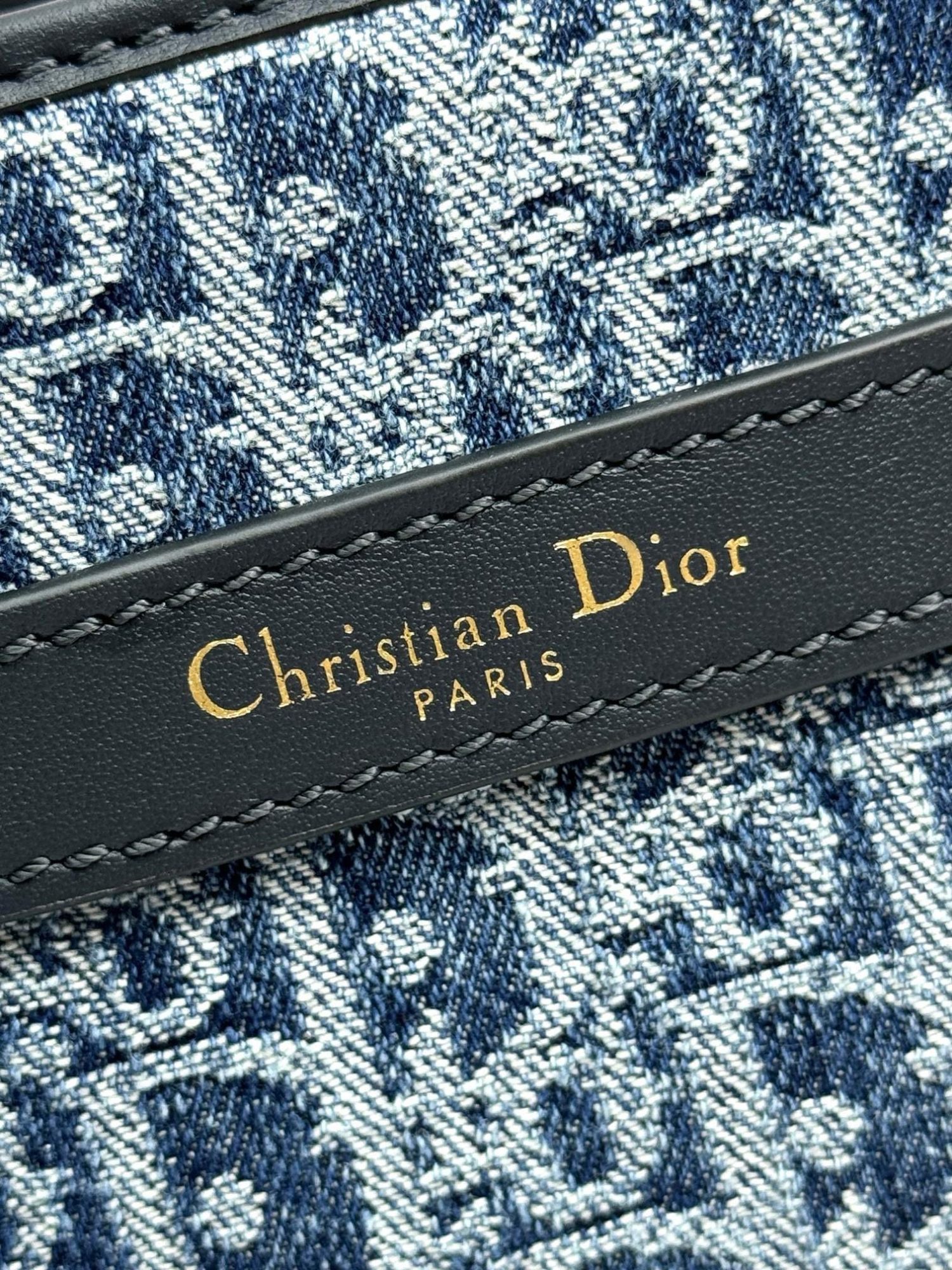 𝐃𝐢𝐨𝐫 Medium 𝐂'𝐞𝐬𝐭 𝐃𝐢𝐨𝐫 Denim D blue cloth M2271