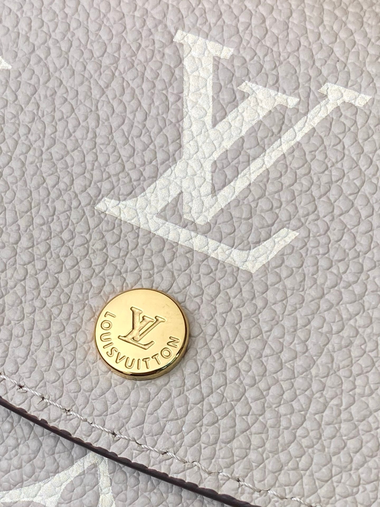 LV Grey! Short! Wallet Wallet made of soft monogramempreinte leather