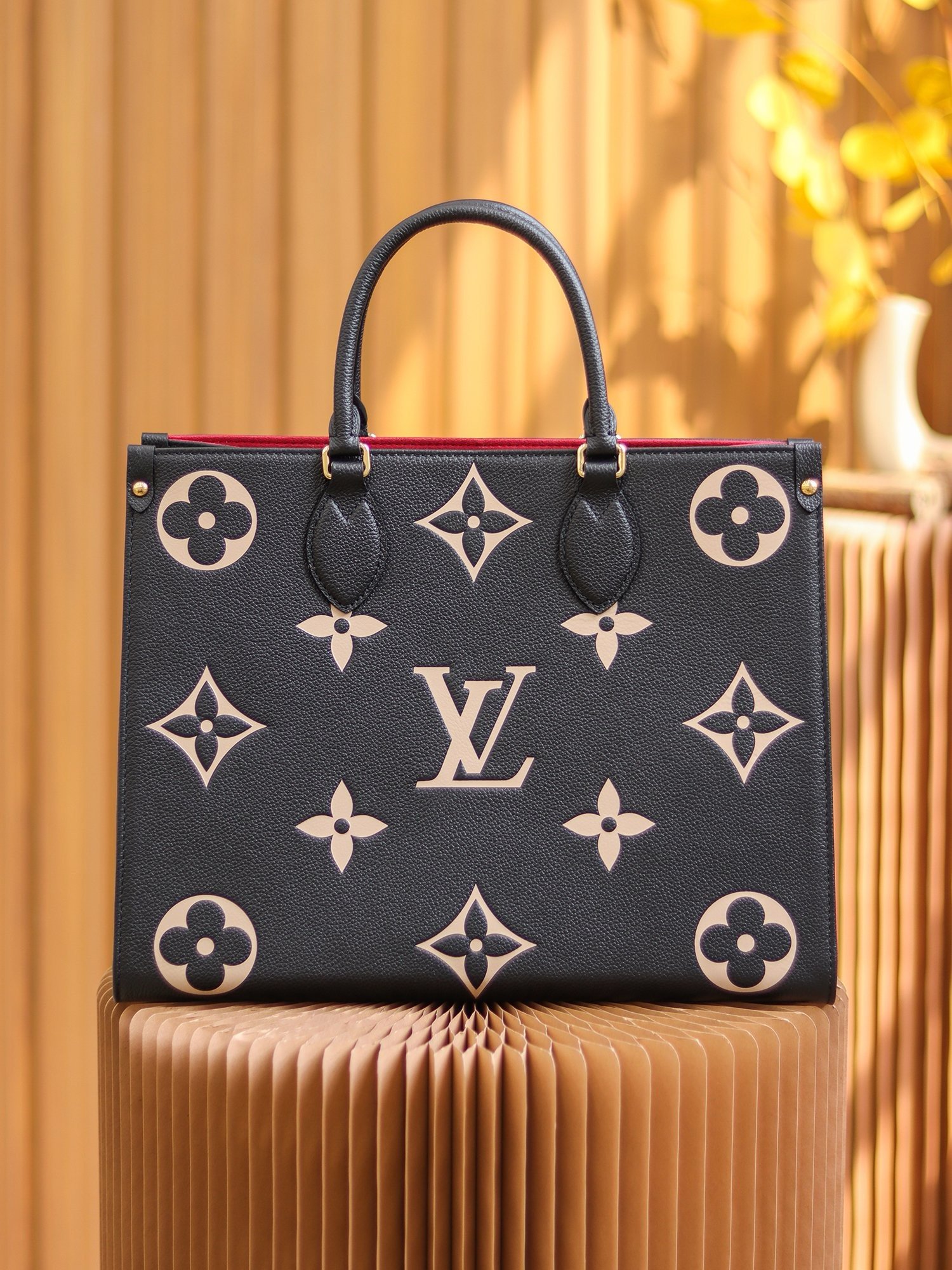 Louis Vuitton ONTHEGO Medium m45495 35*27*14cm