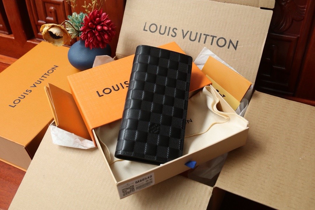 LV brazza wallet card holder embossed style