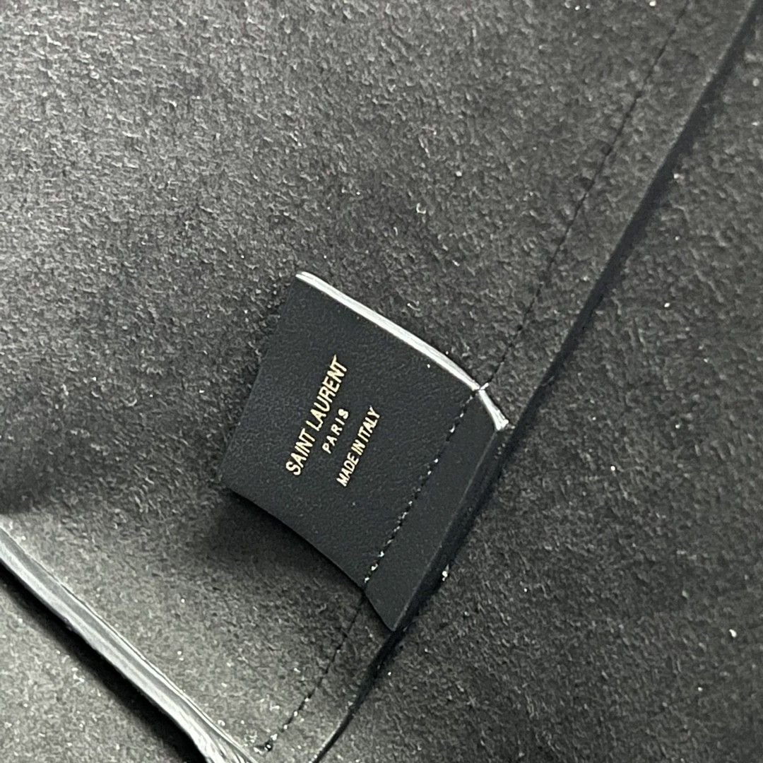 SHOPPING SAINT LAURENT Leather Handbag