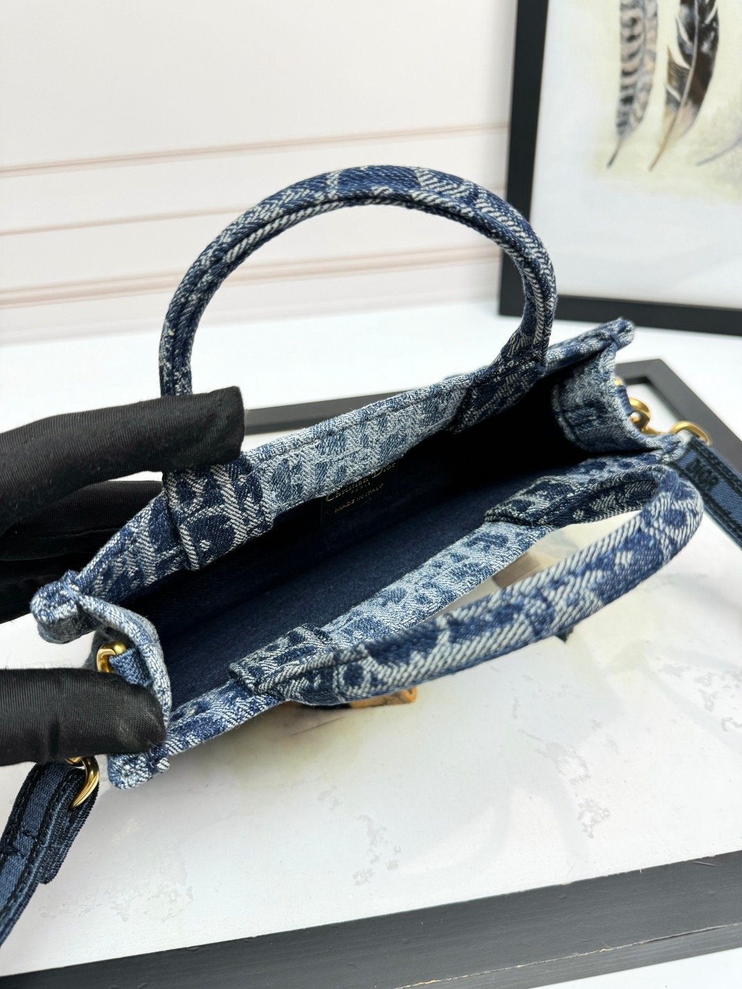 𝐃𝐢𝐨𝐫 𝐁𝐨𝐨𝐤 𝐓𝐨𝐭𝐞 Shoulder strap mini denim D D6687