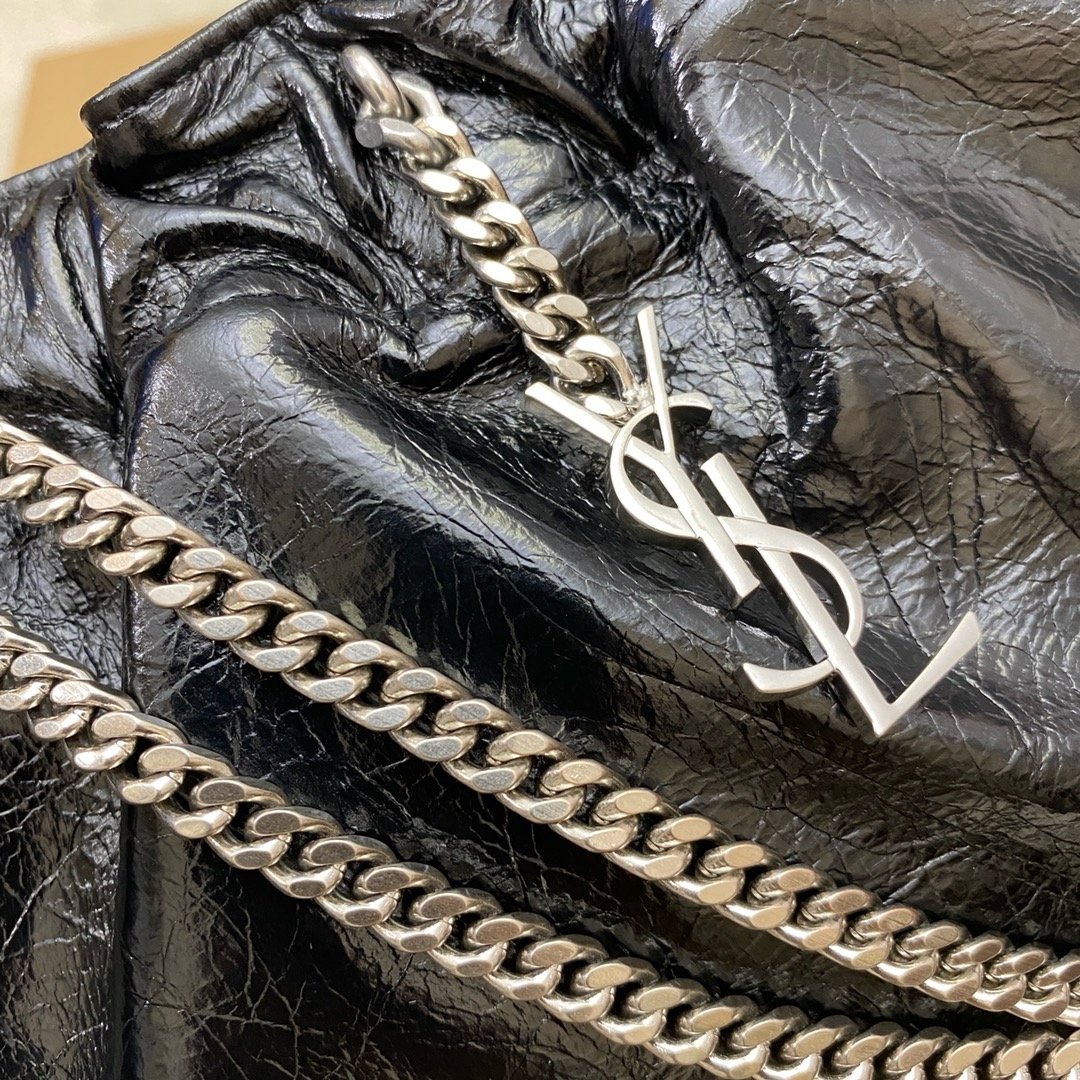 Cloud bag Mini leather shoulder bag Cloud-shaped underarm bag Wax leather black/antique silver 681632