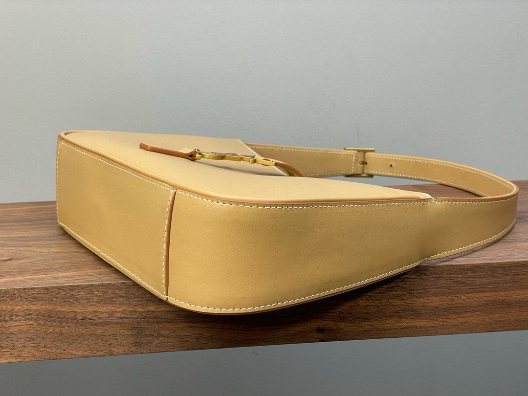 【𝑳𝑬 𝟓 𝑨 𝟕】𝙍𝙤𝙨𝙚 same style smooth plain leather 𝙃𝙊𝘽𝙊 handbag Plain leather Tabby Gold/Apricot 𝟔𝟓𝟕𝟐𝟐𝟖