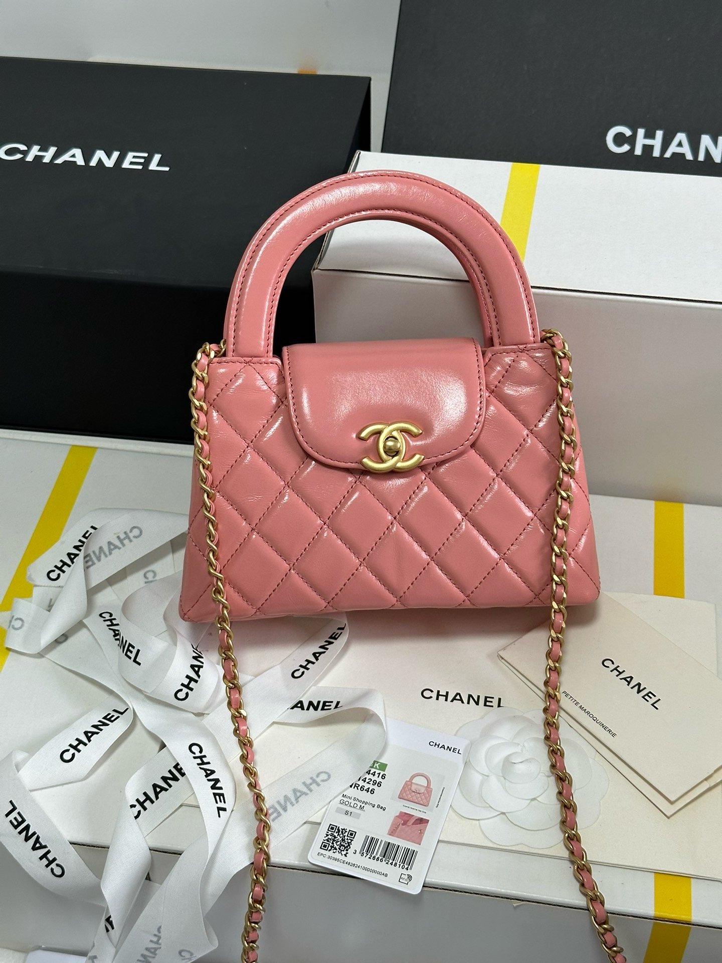 𝗖𝗵𝗮𝗻𝗲𝟭 𝟮𝟯𝗞 series 🖤 𝗞𝗲𝗹𝗹𝘆 portable chain bag large AS4416W880