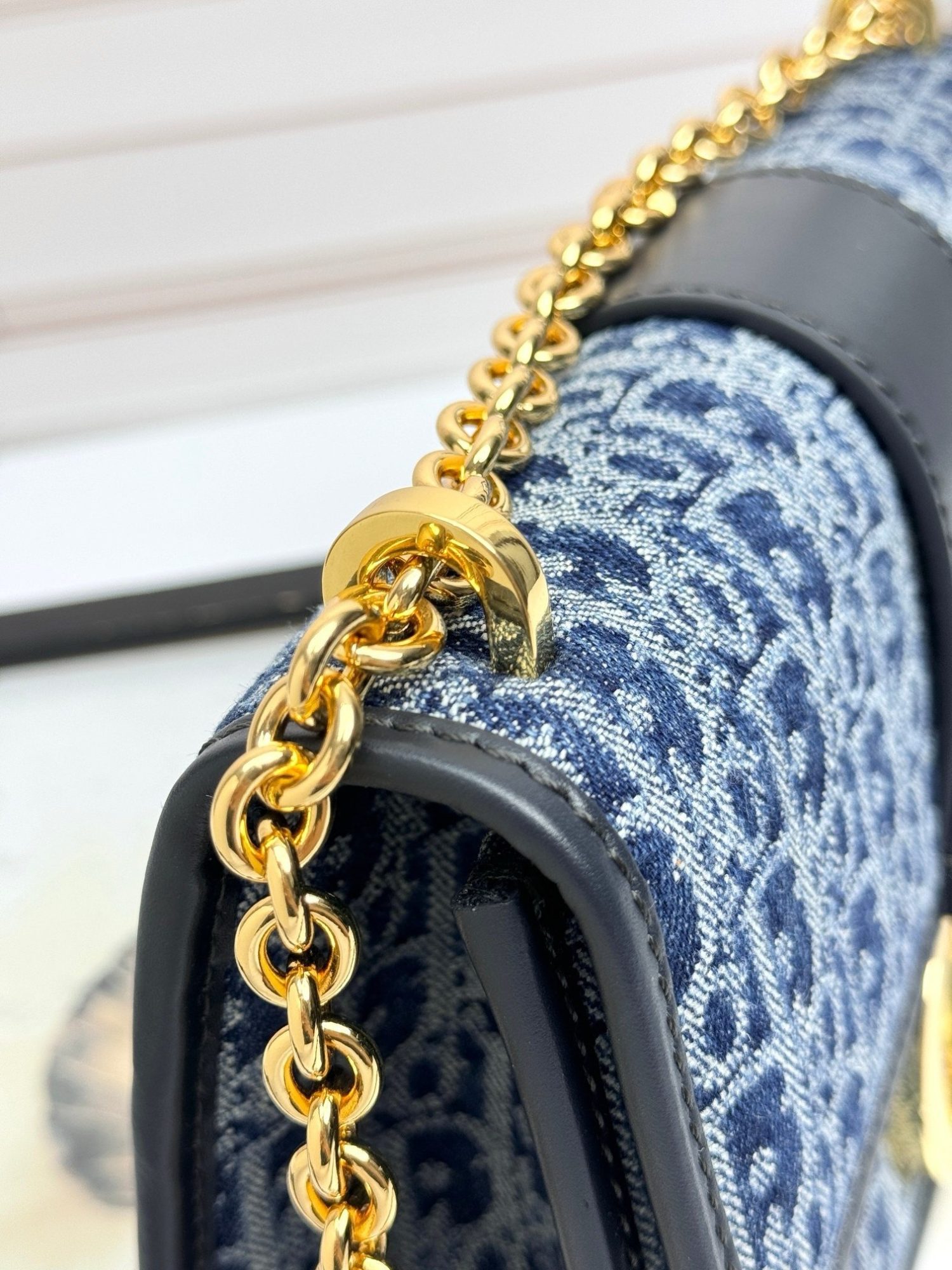 𝐃𝐢𝐨𝐫 𝟑𝟎 𝐌𝐨𝐧𝐭𝐚𝐢𝐠𝐧𝐞 chain denim D blue cloth D5002