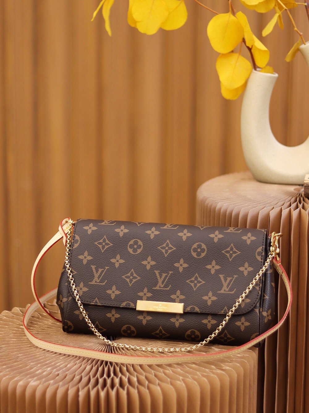 Louis Vuitton FAVORITE series m40718 26*15*4cm