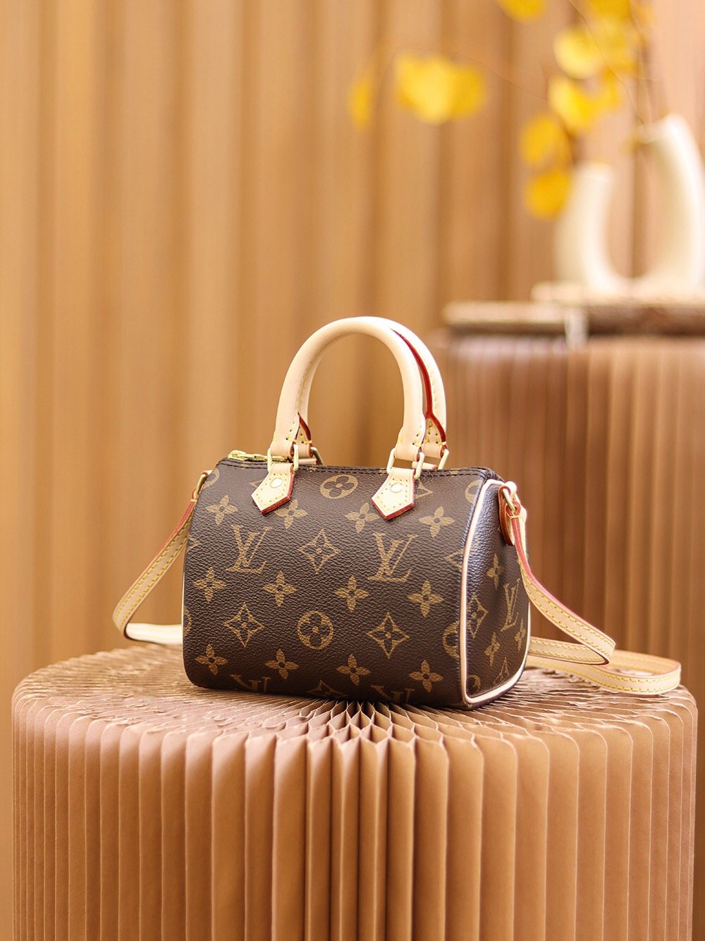 Louis Vuitton NANO SPEEDY枕头包系列 m61252