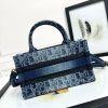 𝐃𝐢𝐨𝐫 𝐁𝐨𝐨𝐤 𝐓𝐨𝐭𝐞 Shoulder strap mini denim D D6687