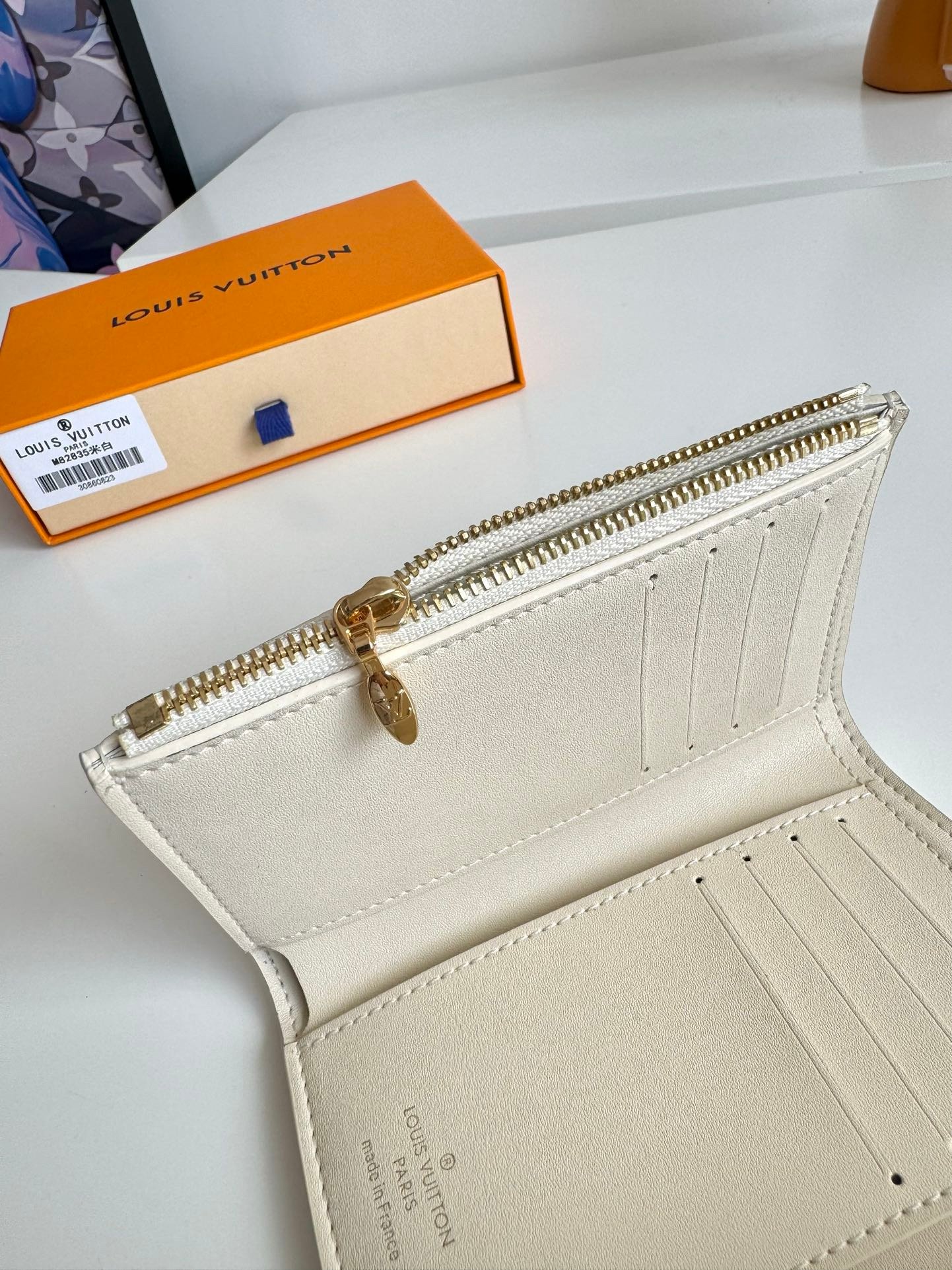 LV portefeuille capsine compact wallet wallet card holder