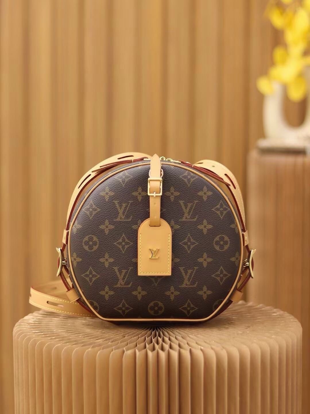 Louis Vuitton Boite chaau soue soft round cake 20x22.5x8cm