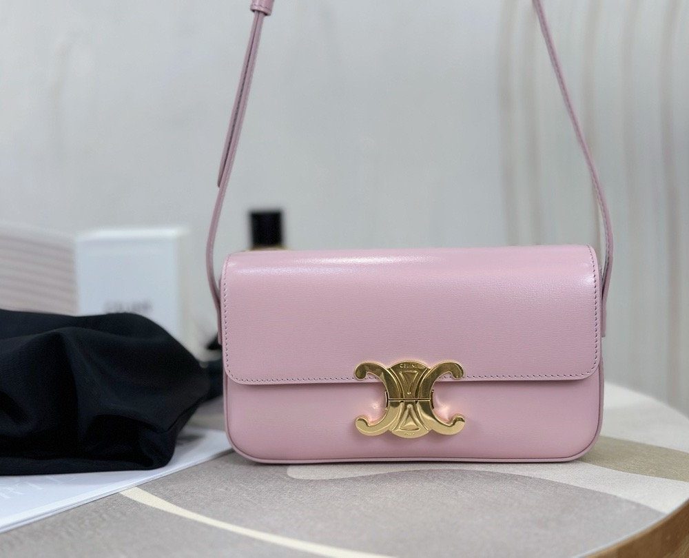 𝗖𝗘𝗟𝗜𝗡𝗘 | Arc de Triomphe Underarm Bag Pink 𝟮𝟬*𝟭𝟬*𝟰𝒄𝒎