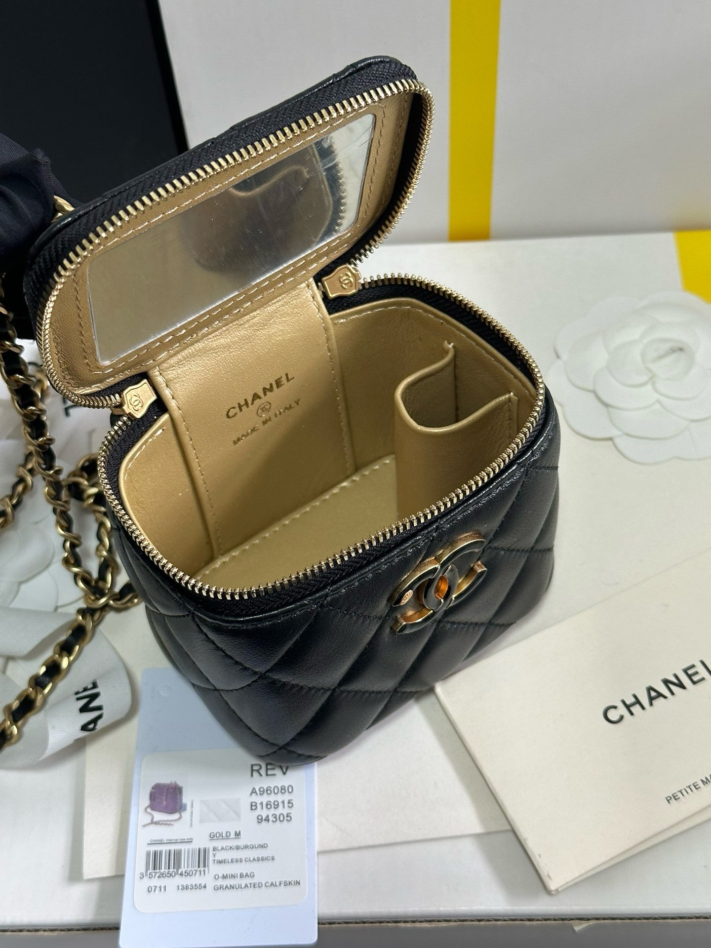 Chanel 24A Workshop enamel adjusting button makeup case 96080W650