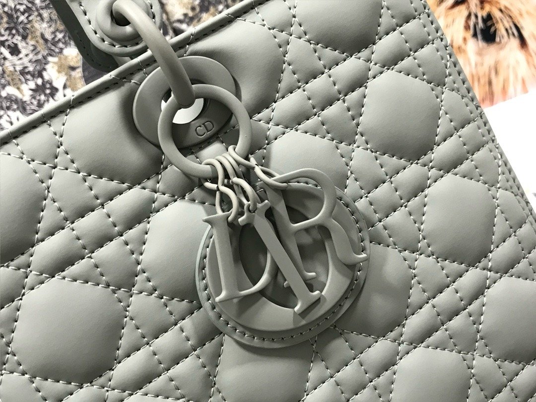 Lady Dior seven check frosted rattan beef leather clamshell handbag with shoulder strap M0566